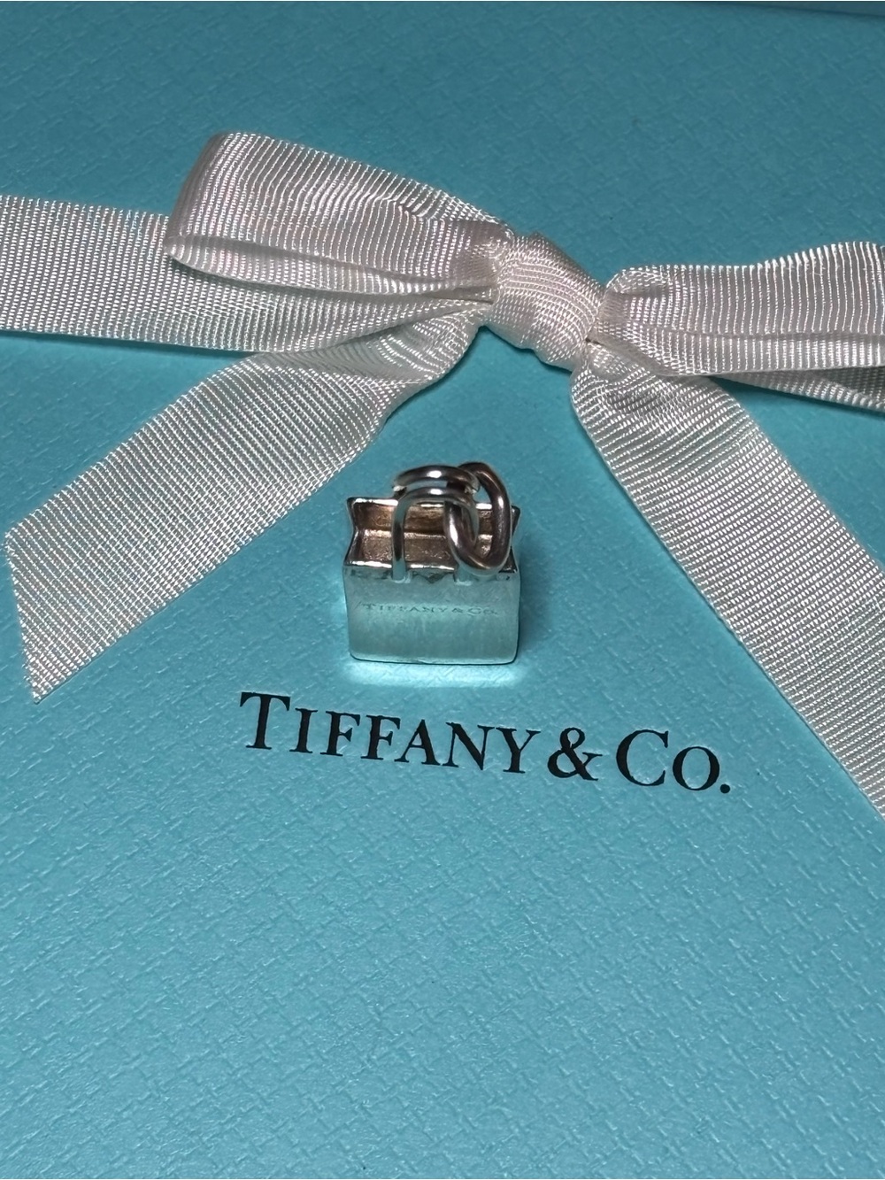 Authentic Tiffany & Co Sterling Silver Shopping Bag Charm - Picture 6 of 7